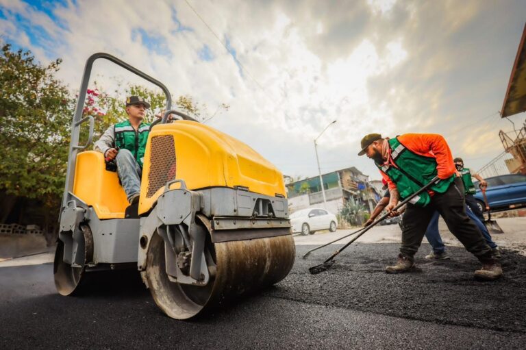 ¡Santiago avanza! Refuerzan programa de bacheo en la colonia Raúl Caballero