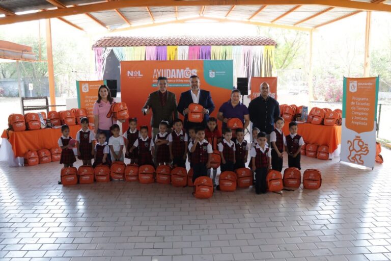 Desazolva, equipa escuelas, alista Semana Santa y arma canchas “El Cuate” en Cadereyta