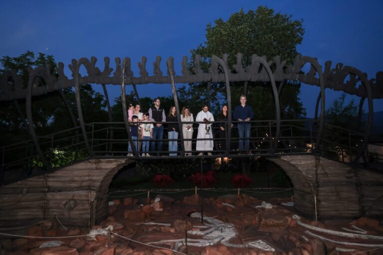 Santiago revive la era jurásica: entre dinosaurios y cultura, liderazgo de David de la Peña pone a rugir al municipio