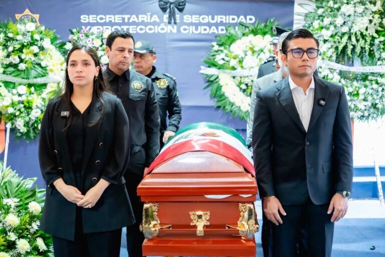 Rinde Nuevo León homenaje a policía caído; prometen justicia
