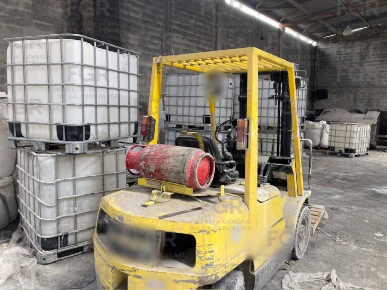 Les caen en Escobedo Revientan “mini laboratorio” con tambos y químicos para droga