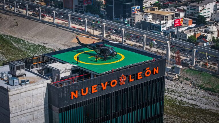 Estrena NL otro Black Hawk; raza dice: “ahora sí ni por la brecha escapamos”