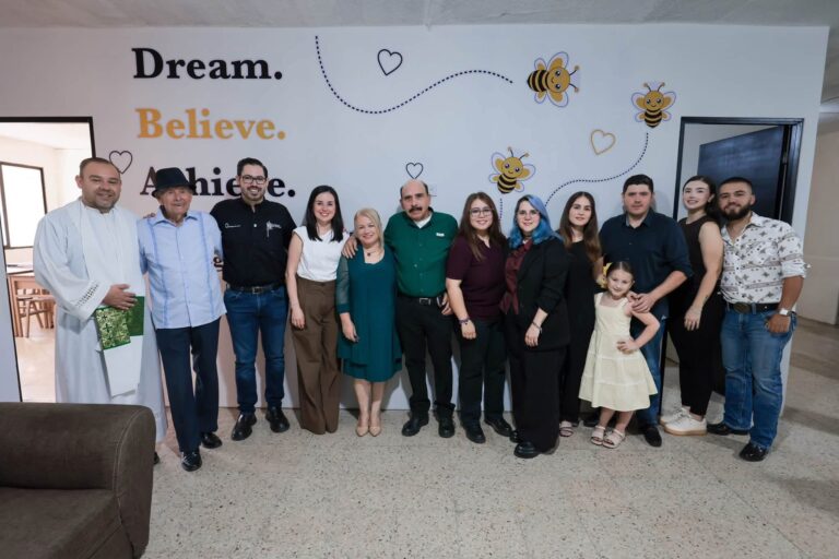 Reinauguran Valdés Teachers y lanzan inscripciones para niños, jóvenes y adultos en Santiago.