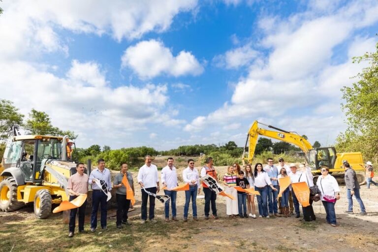 Cadereyta se vuelve loca: ¡puente, centro comunitario, cabalgata y hasta destapes políticos!
