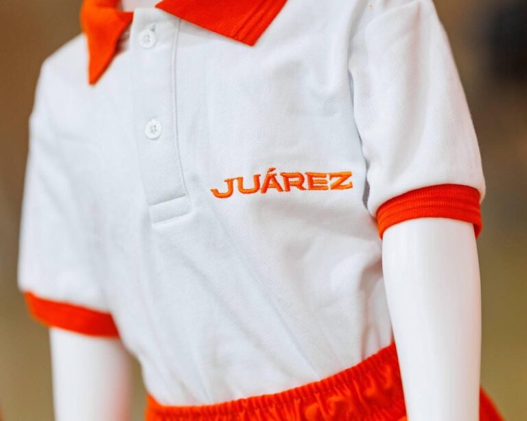 Juárez arranca el regreso a clases con 150 mil uniformes gratis para sus estudiantes