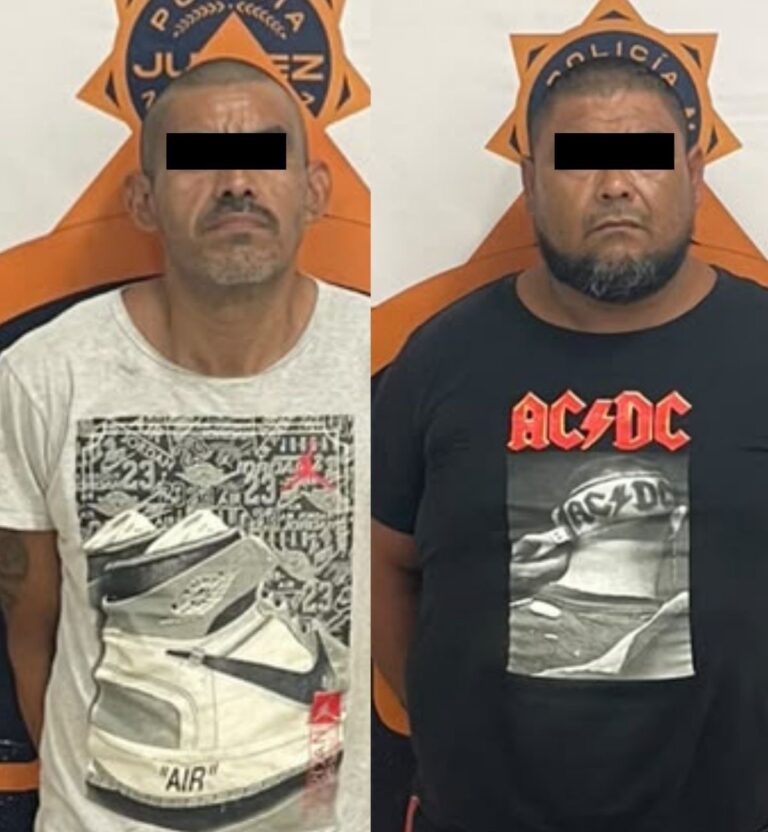 ¡SIN CASCO, SIN PLACAS Y CON MOTO ROBADA! LOS PARAN EN JUÁREZ Y LES SALE EL TIRO POR LA CULATA